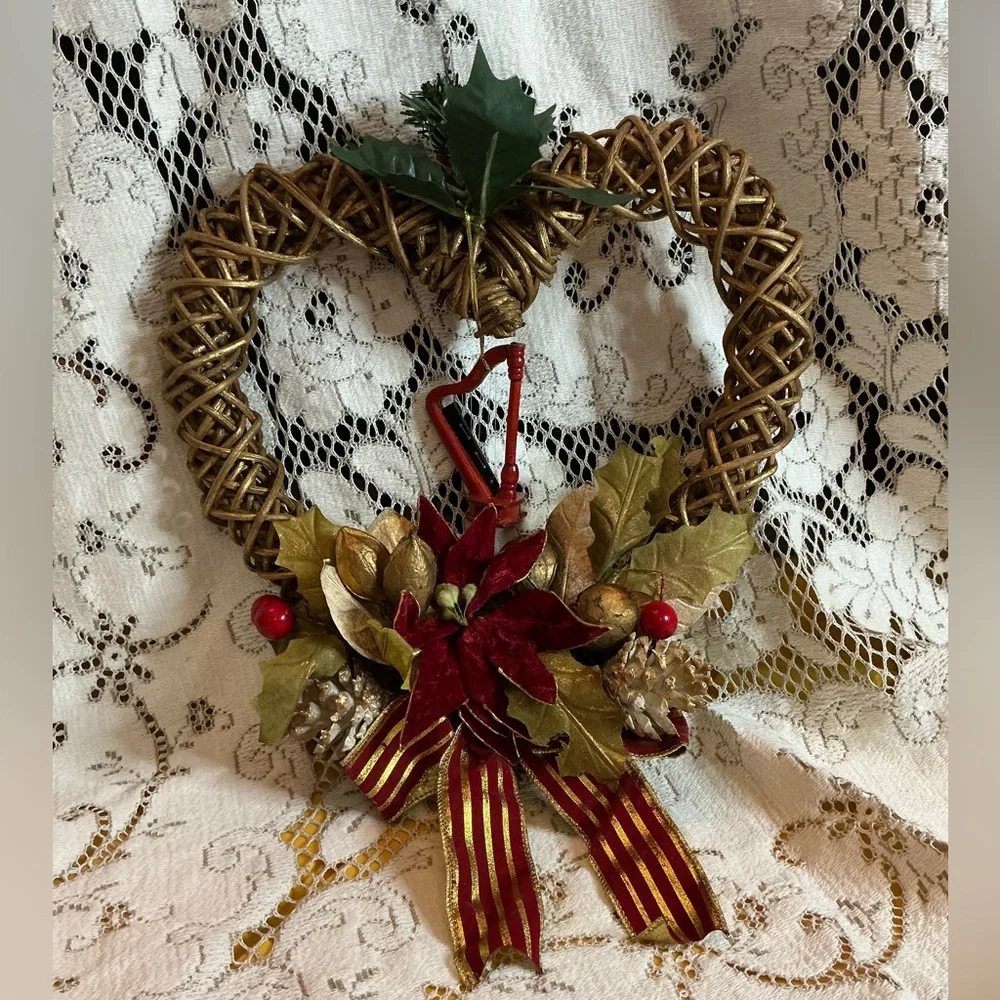 Valentine Wreath Vintage Heart-Shaped w/ Harp Ornament Velvet Bow 12”